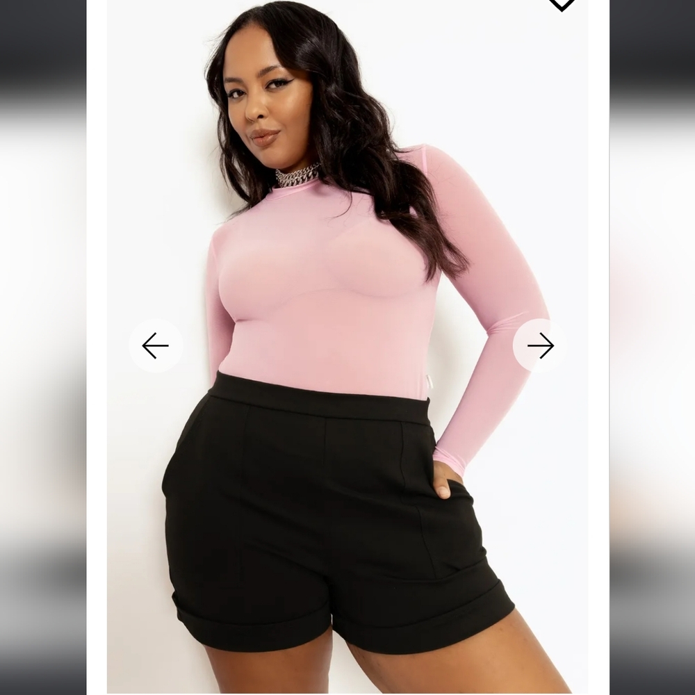 COPY - Blackmilk Clothing Push it Ponte Cuffed Shorts Size Small